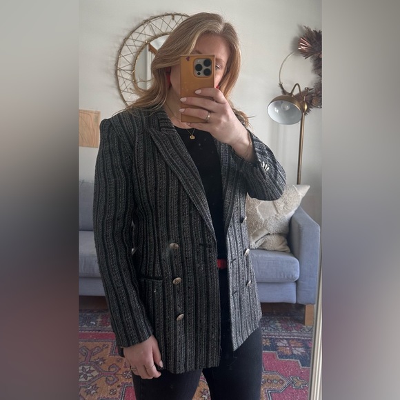 Vintage Pinstriped Blazer - Picture 9 of 10